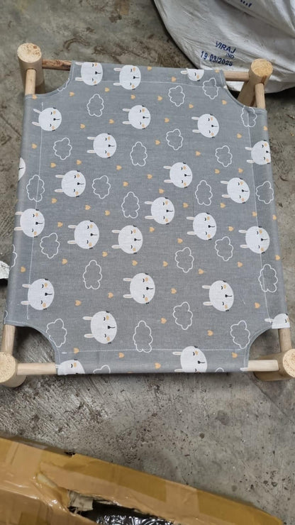 Portable Pet Hammock Bed – Foldable Elevated Cat & Dog Resting Cot | Breathable, Durable, and Easy-to-Carry Pet Lounger for Indoor & Outdoor Use