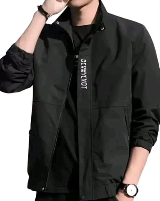 Men Solid Windcheater Sporty Cuffed Sleeves Polyster Jacket